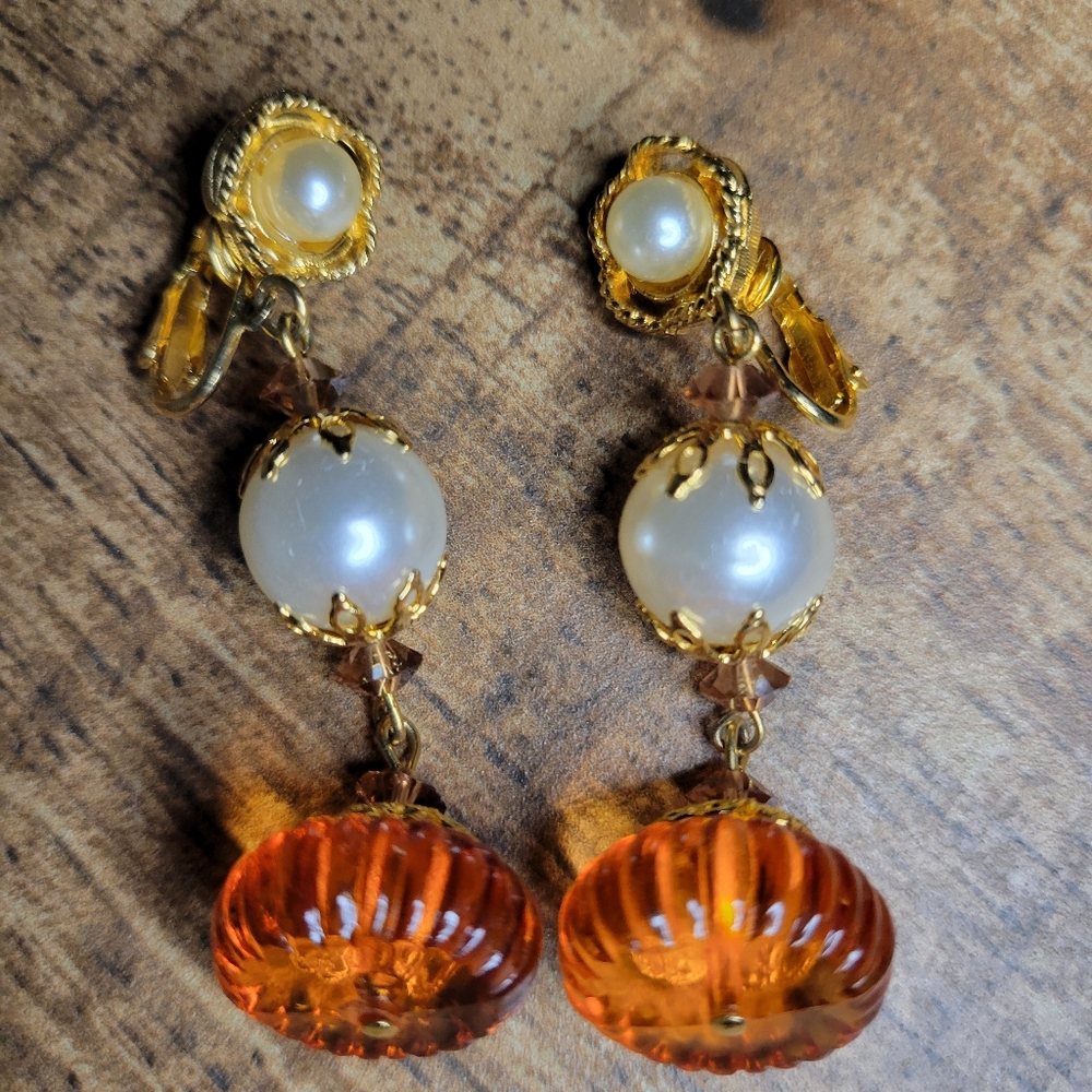 vintage 80s/90s orange and pearl sunflower earrings